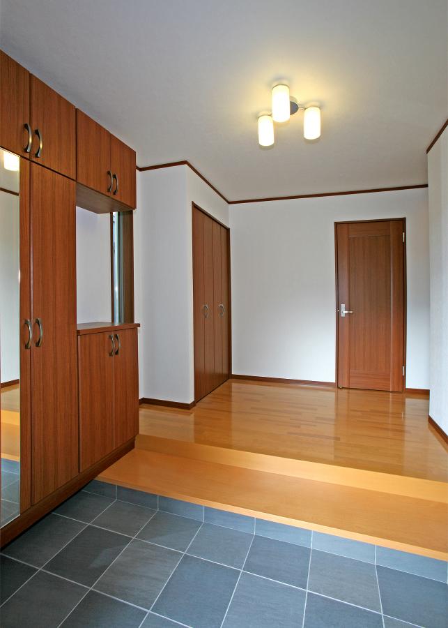 東郷町Ｉ様邸ガラス店兼住居