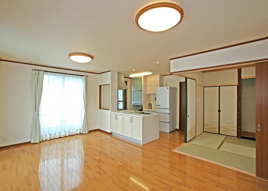 東郷町Ｉ様邸ガラス店兼住居