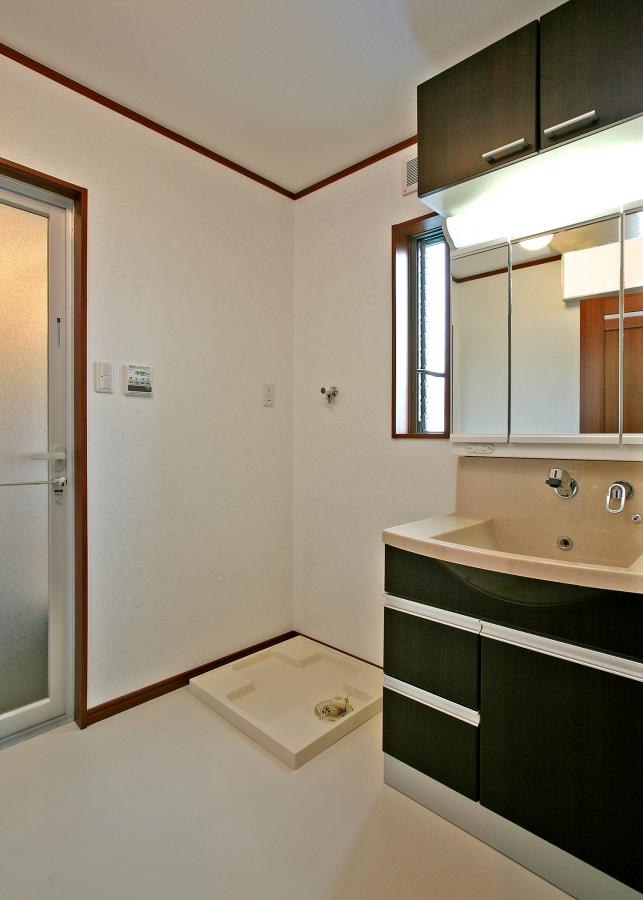 東郷町Ｉ様邸ガラス店兼住居